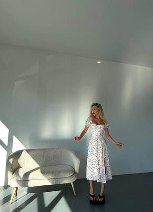 Сукня з чашками