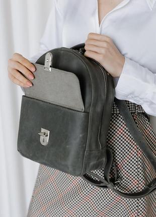 Женский мини-рюкзак ручной работы арт.520 из натуральной винтажной кожи серого цвета6 фото