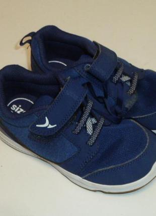 Decathlon (декатлон) классные кроссовки р 28 стелька 17,9 см в идеале