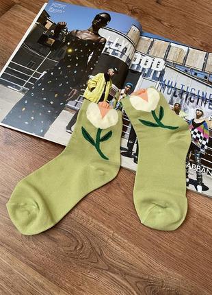 Оригінальні шкарпетки з квіточкою