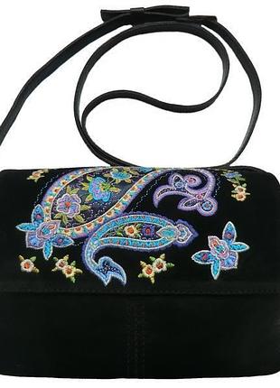 Женская сумка из натуральной кожи с вышивкой