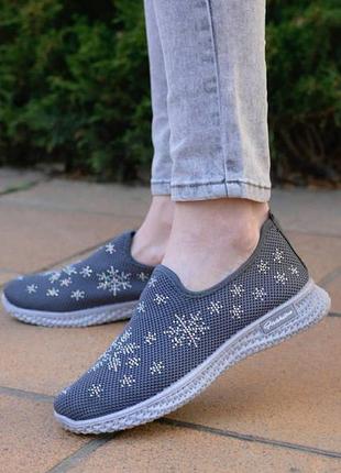 Літні жіночі кросівки сітка