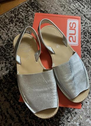 Мінорки босоніжки