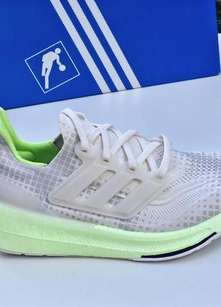 Оригінал! жіночі кросівки adidas  ultraboost light w4 фото