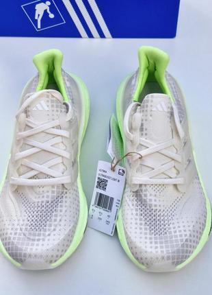 Оригінал! жіночі кросівки adidas  ultraboost light w5 фото