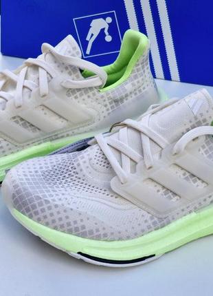 Оригінал! жіночі кросівки adidas  ultraboost light w6 фото