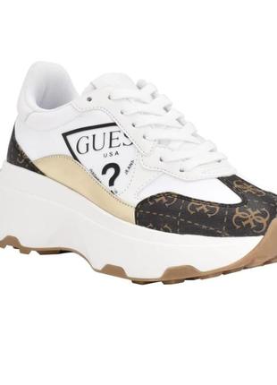 Мега стильні кросівки бренду guess