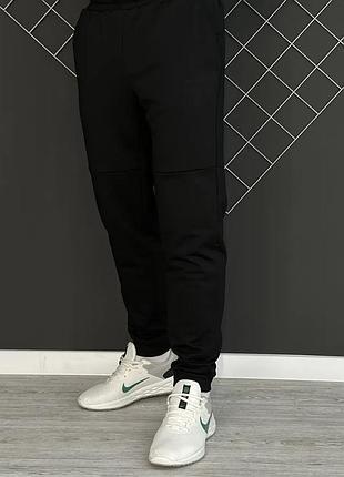 Черные спортивные штаны мужские "карта украины"  с черным лого , патриотические штаны с символикой весенние