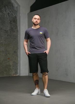 Спортивный костюм: футболка и шорты 🩳