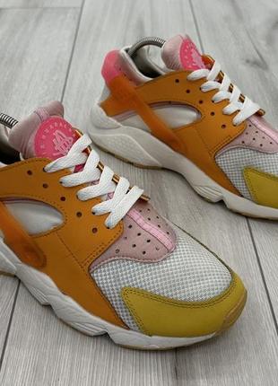 Жіночі кросівки nike air huarache (25,5 см)