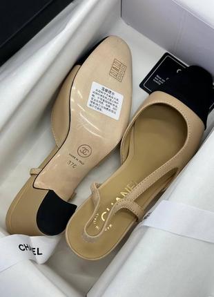 Туфлі бежеві на каблуку шанель
