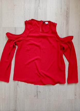 Червона блузка
