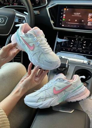 Жіночі кросівки в стилі nike runtekk найк / демісезонні / весняні, літні, осінні / шкіра, сітка / білі, фіолетові, рожеві, сірі