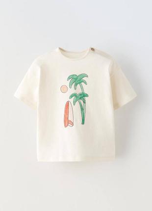 Футболка с изображением пальмы