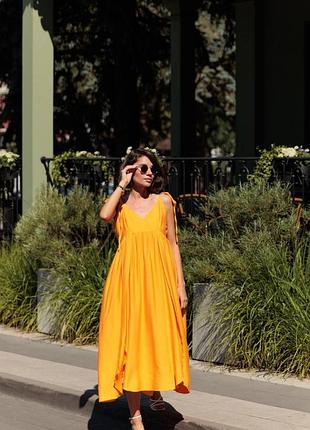 Оранжевий жіночий лляний сарафан на завʼязках