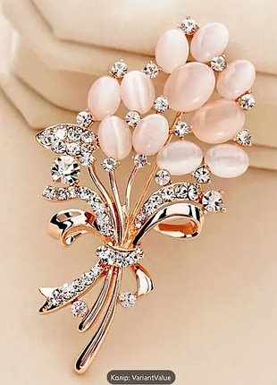 Элегантная заколка-брошка со стразами и золотым цветочным букетом