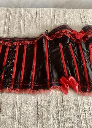 Чёрный утягивающий корсет с красным декором 463 фото