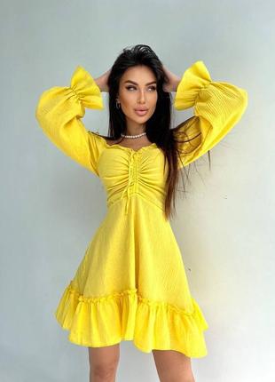 Нежное муслиновое платье с объемными рукавами и завязками
