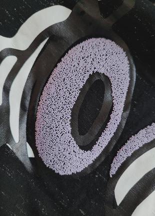 Футболка bench з навушниками з металевим ефектом графічний принт навушники аплікація рок-стиль музика музикант чорна кежуал графіті5 фото