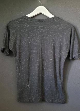 Футболка bench з навушниками з металевим ефектом графічний принт навушники аплікація рок-стиль музика музикант чорна кежуал графіті6 фото