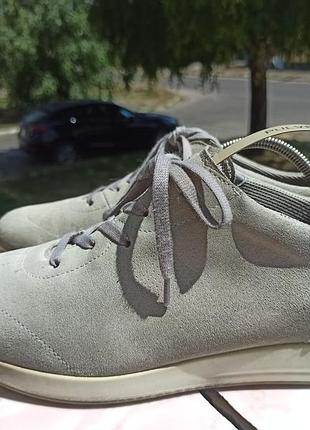 Комфортные замшевые кроссовки legero