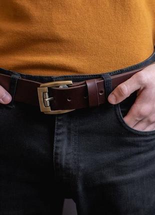 Стильный мужской кожаный коричневый ремень под джинсы1 фото