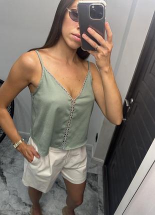 Легка фісташкова майка devided h&m