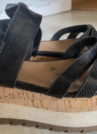 Босоніжки zara