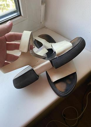 Шкіряні босоніжки