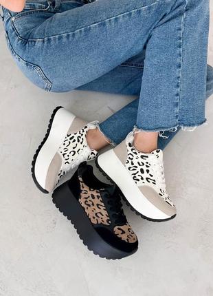 Стильные сникерсы на высокой подошве с леопардовым принтом