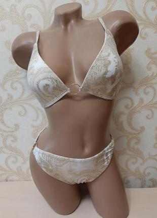 Красивый купальник calzedonia