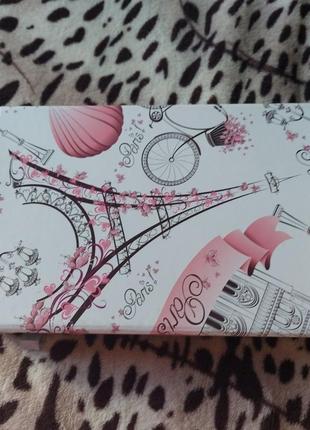 Коробочка париж