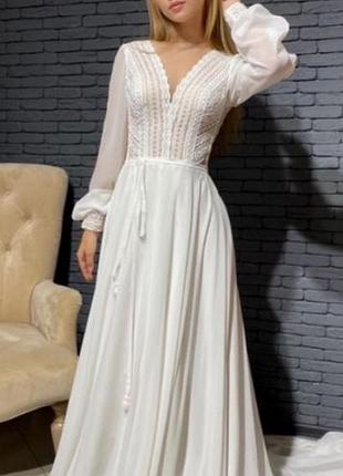 Весильна сукня в стилі бохо