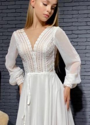 Весильна сукня в стилі бохо