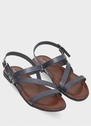 Босоніжки на тонкій  підошві