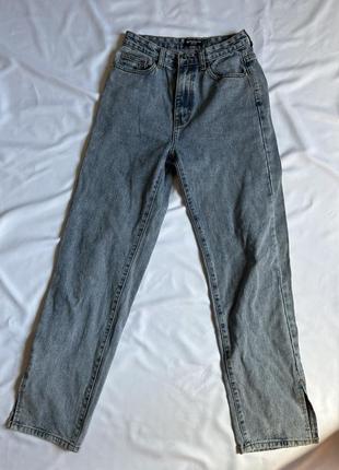 Джинси від prettylittlethings