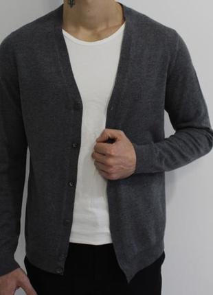 Стильний чоловічий кардиган hugo boss сірого кольору матеріал вовна2 фото