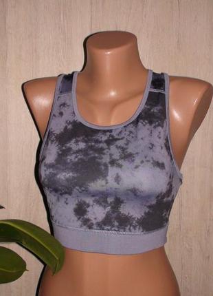 Спортивний топік new look.