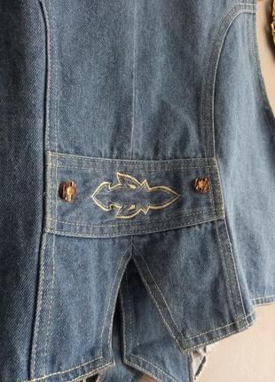 Винтажный джинсовый жилет с вышивкой этно3 фото