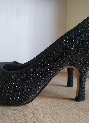 Бомбезні туфлі на новий рік. стрази. торг
