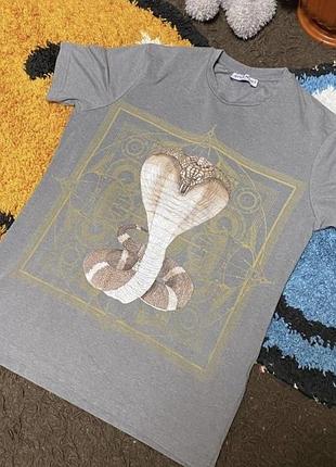 Футболка givenchy