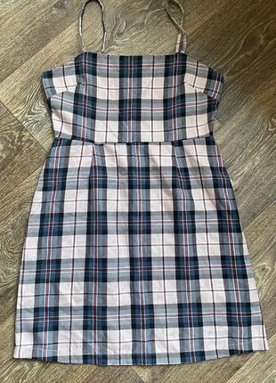 Плаття в клітинку
