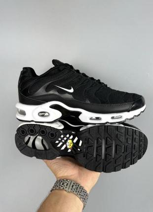 Крутезні кросівки nike air max plus tn black white модные кроссовки найк аир макс рлюс тн чорні з білим