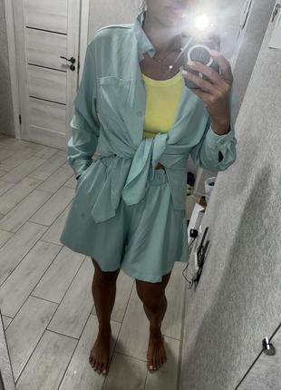 Костюм жіночий