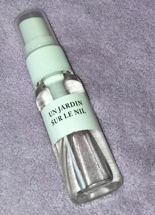 Квітковий аромат з зеленими нотами