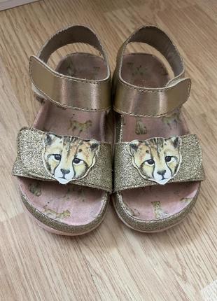 Продам босоніжки