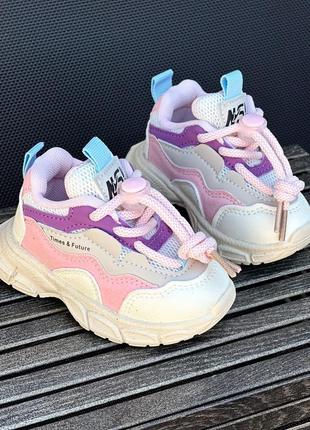 Стильні та зручні кросівки