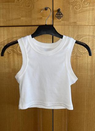 Короткий белый топ солмар хс