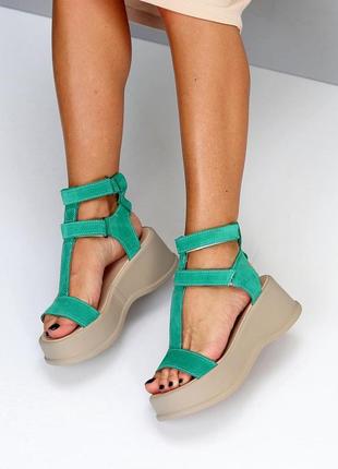 Трендовые босоножки зеленые. ментол, девчачье на высокой бежевой платформе, двойная липучка3 фото