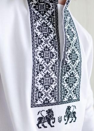 Вышиванка мужская с трезубом и львами